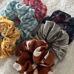 6 Scrunchies